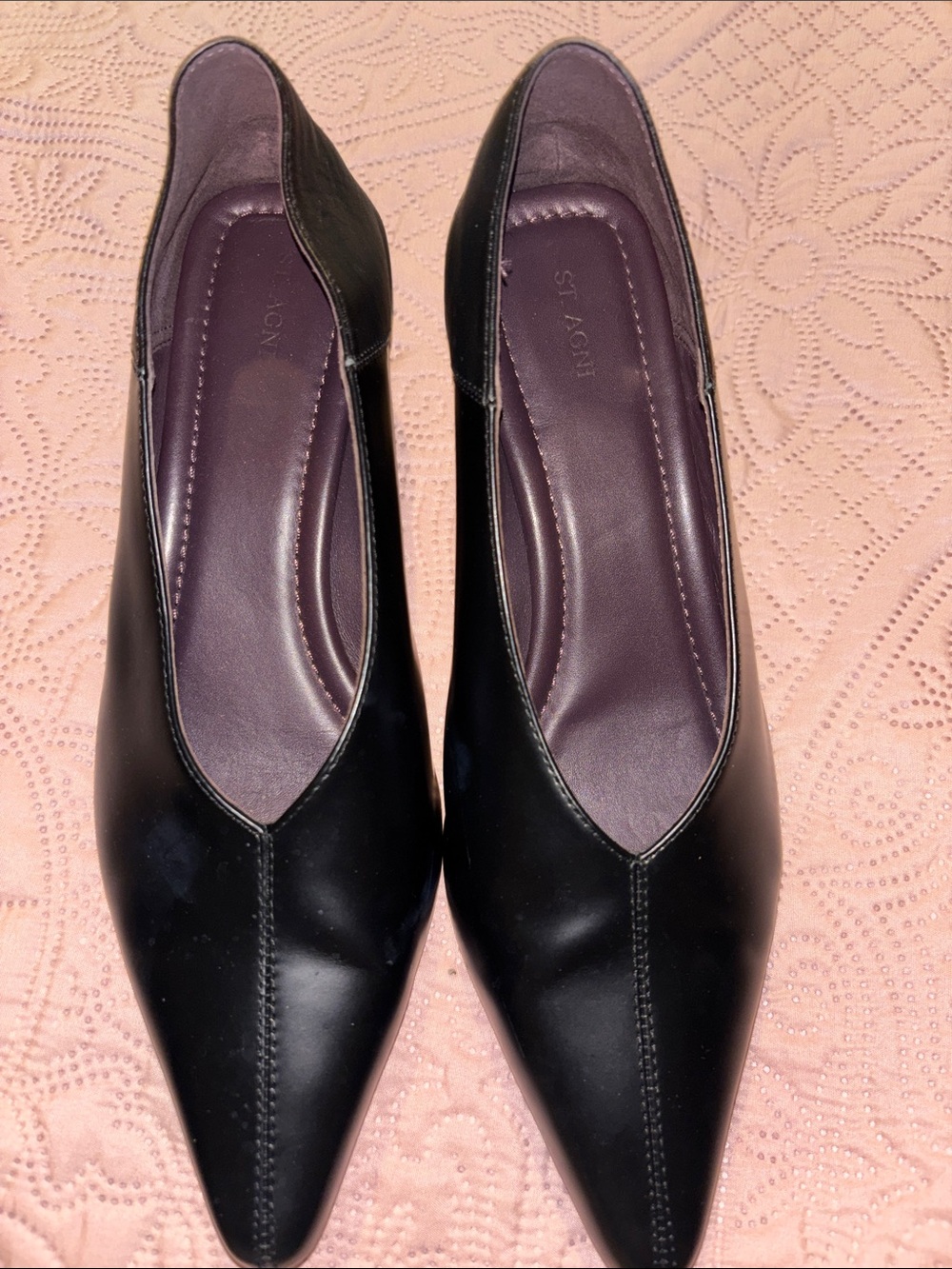 St. Agni Women's Black Pointed Leather shoes